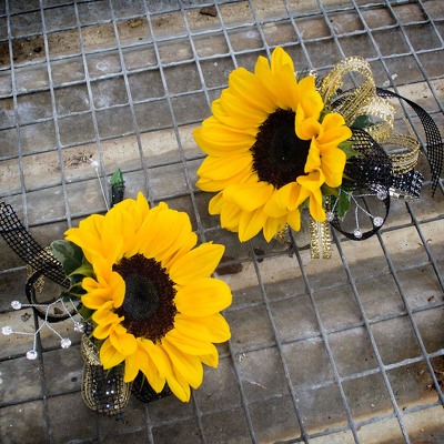 Body Flowers from Marion Flower Shop in Marion, OH